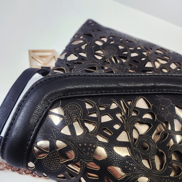 Attitude Envelope Clutch Black & Rose Gold Chain Strap - Picture 3 of 16